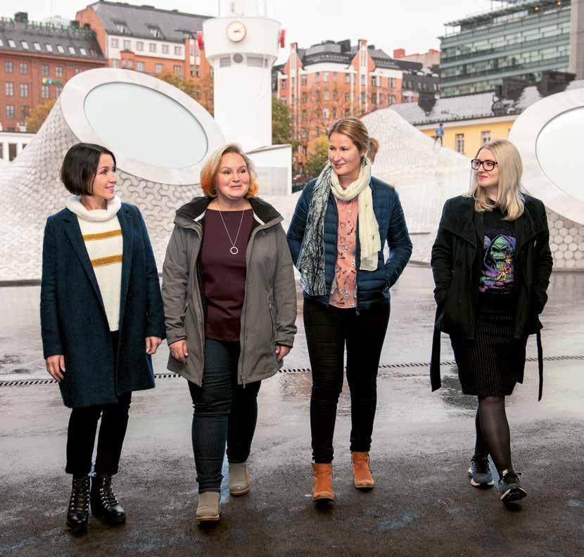 Juteltaisko päihteistä EHYTin kouluttaja tiimiä: koulutyön päällikkö Päivi Christensen (vas.