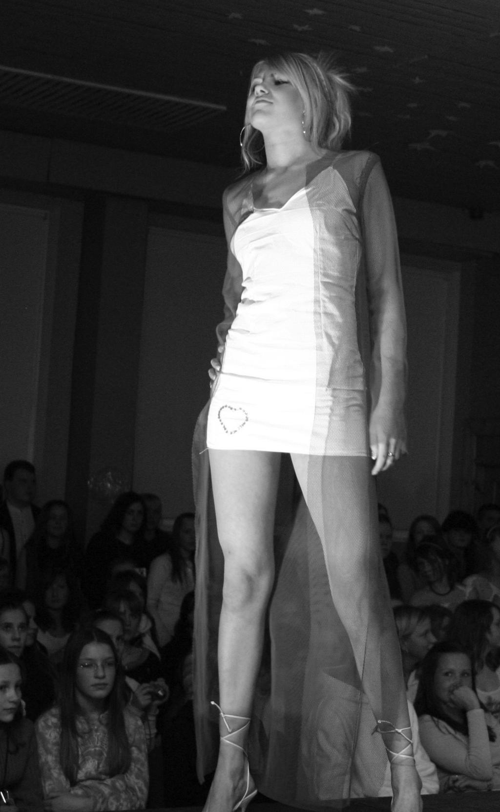 4 School Fashion Show 2006 peagi tulekul! Selle ürituse on ellu kutsunud ja püüdnud elujõulisena hoida terve hulk tegusaid Saaremaa noori inimesi.