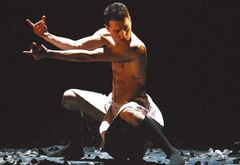 MALASANGRE Musiikki La Lupe Koreografia Cayetano Soto INTRODANS Malasangrella on voimakas yhteys koreografinsa Cayetano Soton omaan historiaan ja sielunmaisemaan.