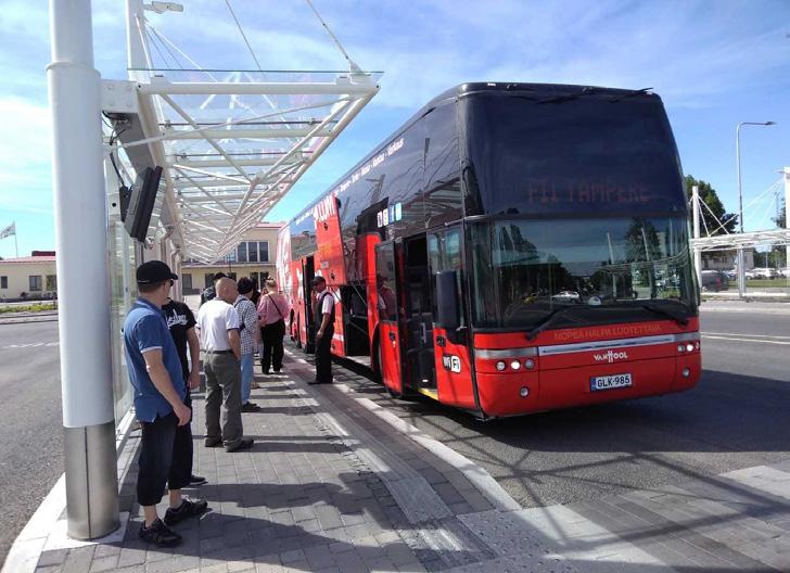 F9 F9 Kajaani - Kuopio - Jyväskylä - Tampere - Turku Liikennöintipäivät M-L Operation days Mon-Sat Kajaani, linja-autoasema 6:00 Sukeva, Neste 6:35 Iisalmi, linja-autoasema 7:10 Lapinlahti, Matin ja