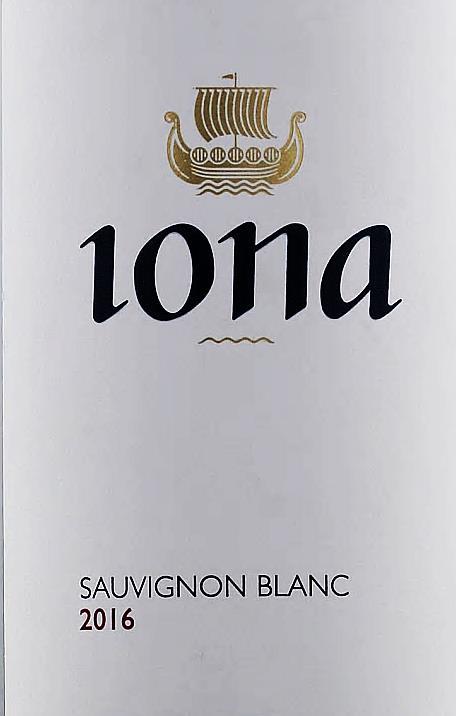 Etelä-Afrikka, WO Elgin: Iona Sauvignon Blanc 2016 Arvio: Varsin rehevä tuoksu tuo mieleen kypsän karviaisen, makean keltaisen omenan, passionhedelmän ja persikan.