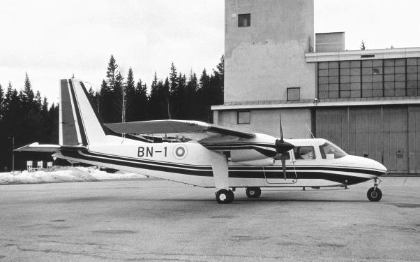 Britten-Norman BN-2A Islander Britten-Norman BN-2A Islander oli englantilainen kaksimoottorinen 10-paikkainen pienliikennekone. Se saavutti alusta pitäen hyvän kaupallisen menestyksen.
