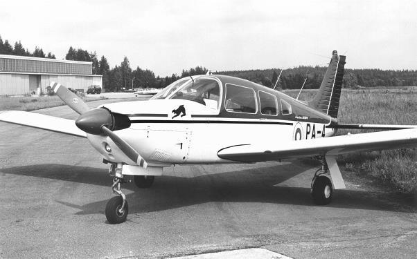 Piper Pa-28R-200 Cherokee Arrow II ja Pa-28RT-201 Arrow IV Piper Pa-28R-200 Cherokee Arrow II ja Pa-28RT-201 Arrow IV olivat yhdysvaltalaisia nelipaikkaisia matkailukoneita.