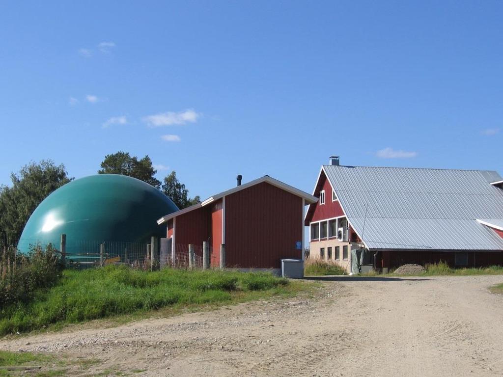 4. Huutolan tila Markus Moilasen 1-robotin lypsykarjatila Suomussalmella Sähkönkulutus 150 000 kwh/v Lämmöntarve < 100 000 kwh/v Viljelyala n.