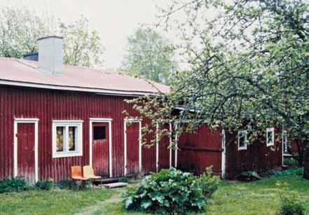 Asunnon yhteyteen rakennetun märkätilan elinkaari on vedeneristeiden vuoksi vain 10 30 vuotta, kun taas perinteinen pihasauna saattaa kestää pienillä korjauksilla 50 100 vuotta.