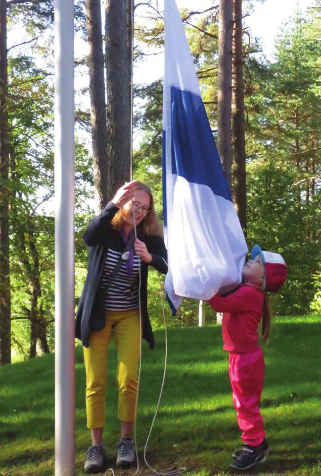 LASTEN JA PERHEIDEN TOIMINTAA KEVÄÄLLÄ * PERHEMESSUT klo 10 su 6.5. Hyvinkään kirkossa (Mäkilähtö kesään) su 13.5. Paavolan srkkodissa (äitienpäivä) * MUSKARIKIRKOT Vanhassa kirkossa pe 25.5. klo 10. * KIRKKOMUSKARIIN ILMOITTAUTUMINEN 2.