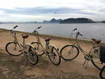 Rio by Biken järjestämät retket poljetaan perinteisillä hollantilaispyörillä.