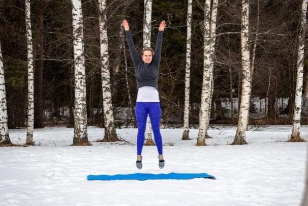 POKS taikakupla puhkesi, hengitä kolme kertaa raikasta meri-ilmaa nenän kautta sisään ja ulos. Nouse seisomaan, lähdetään uimaan rantaa kohti. Tuolla ranta jo näkyykin.