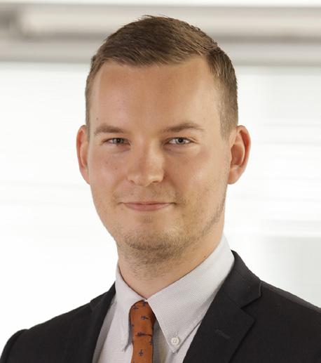 Se on tutkimassa ja arvioimassa uusia työkaluja oman työn tueksi sekä analysoimassa, millaisia kyvykkyyksiä ja osaamista pitää kehittää, jotta teknologian kehityksen tahdissa pysytään mukana.