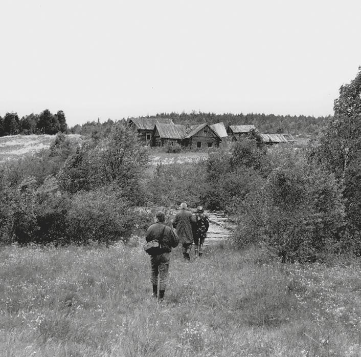 Sodan aikana Olga ehti saapua Suomeen opiskelemaan ja tapasi heimolaisiakin lyhyellä Helsingin matkallaan. Syksyllä 1944 hän matkasi kävellen ja karjaa ohjaten Vuokkiniemestä Kontiomäelle saakka.