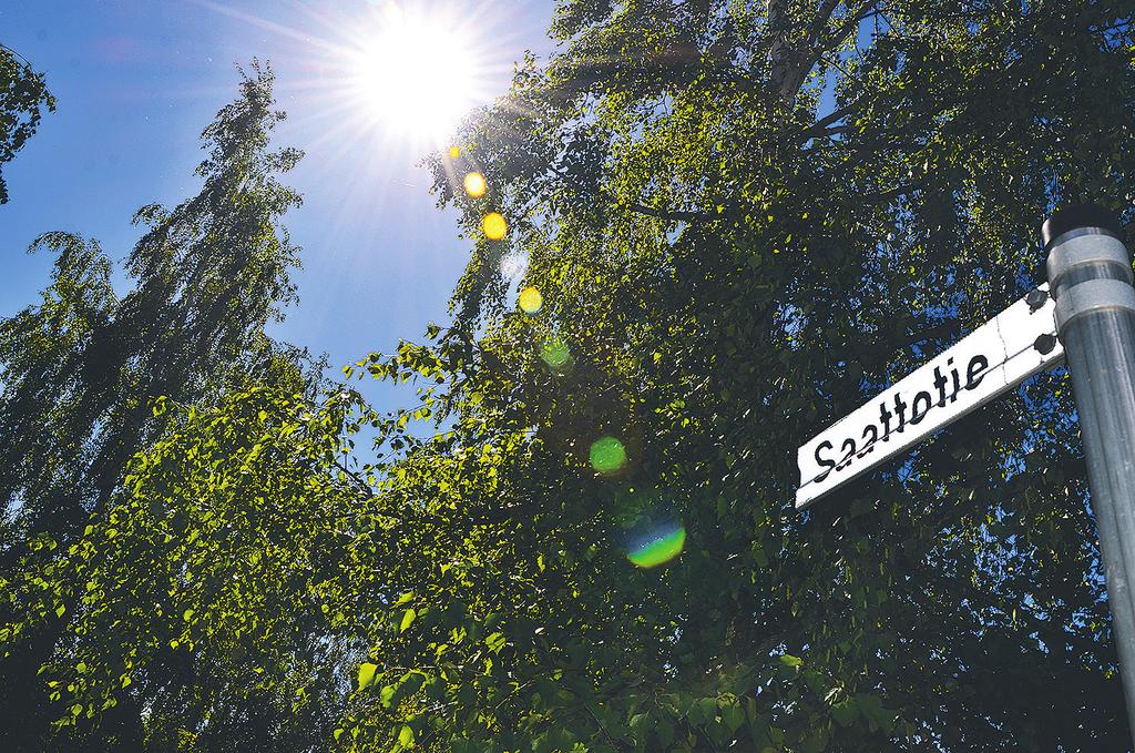 556 559 560 562 563 564 574 600 Taas päivä ajan virtahan Nyt kaikki päättää työnsä Maat, metsät hiljenneinä Kun päivä mailleen vaipuu Ilta on tullut, Luojani Aurinko vaipuu mailleen On kaunis
