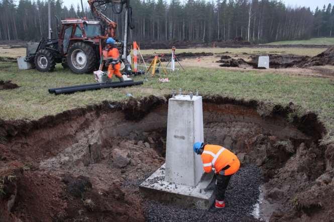 Ympäristövaikutusten arviointiselostus 29 Tarvittaessa perustuksia vahvistetaan paaluttamalla tai massanvaihdolla kantavaan maaperään saakka.