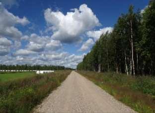 (vasen kuva) ja Rokuan kansallispuiston ja Natura-alueen läheisyydessä