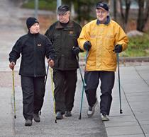 Omaishoitajien asemaa pitäisi entisestään vahvistaa Omaishoidon ja perhehoidon yhdistäminen yhdeksi kokonaisuudeksi saattaisi olla kehitettävä vaihtoehto Miten valvonta järjestetään ja varmistetaan