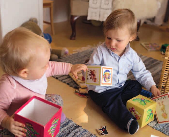 TILAUS- KOULUTUKSET Tunne- ja vuorovaikutustaidot Lapsen ja perheen tukeminen surussa Suru satuttaa. Lapsen kohtaama suru haastaa kasvattajan pysähtymään ja tukemaan lasta.