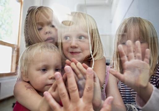 Valtakunnalliset juurtumista edistävät toimenpiteet Kansallinen LAPE-hankkeen rahoitus Kasvun tuelle on mahdollistanut ensimmäisen Lapset puheeksi kouluttajakoulutusryhmän koulutuksen rahoituksen,