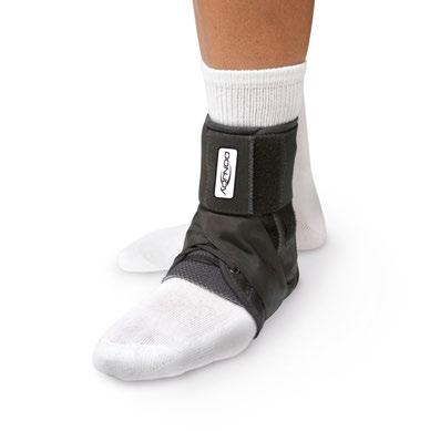 Nilkkatuet Koko määrittyy potraakimitalla eli nilkkakantapäämitalla sukka jalassa. Air-Stirrup Classic Standard Art.