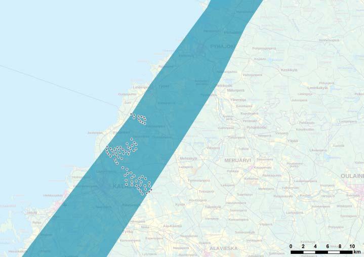 2014) sijoittuminen suhteessa tarkastelun kohteena oleviin Kalajoen ja Pyhäjoen tuulivoimapuistoihin.