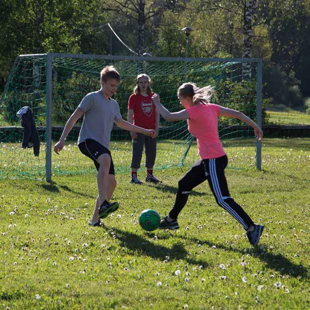 Rippikoululaisten määrä Antalet skriftskoldeltagare Tuomiokirkkosrk 743 736 892 Leppävaara 295 293 268 Tapiola 263 3 293 Esbo svenska 25 213 215 Espoonlahti 448 44 478 Olari 325 346 32 Yhteensä 2324