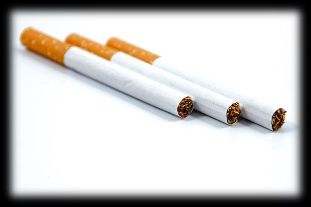 Tupakka Nikotiini aktivoi lisämunuaisten katekoliamiinien ja glukokortikoidien vapautumista, tyypillinen verenpaineen ja pulssin nousu Tupakansavu indusoi maksan CYP1A2-entsyymiä psykoosilääkkeiden
