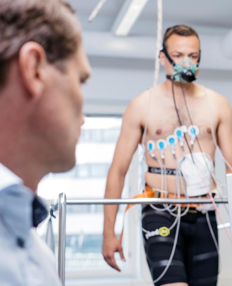 Relevantteja työelämän muutossuuntia Elinkeinorakenteen ja ammattirakenteen muutos Ikärakenteen muutos Arvojen muutos, monikulttuuristuminen Ajasta ja paikasta riippumattoman työn lisääntyminen