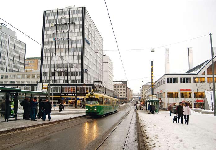 Daniel Federley KUULUMISIA KAMPISTA Ratatyöt valmiit, ajolankoja viimeistellään Kampin raitiotie valmistui ajokelpoiseksi tämän vuoden tammikuussa.