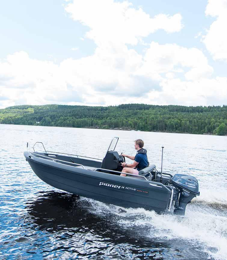 PIONER 14 ACTIVE UUSI KOKO KANSAN VENE, JOSSA YHDISTYVÄT PERINNE, TURVALLISUUS JA MODERNI MUOTOILU Pioner 14 Active on yksi uusimmista malleistamme, jossa klassiset linjat ja ajomukavuus yhdistyvät