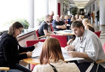 TYÖSUOJELUEDUSTAJAN OSAAMINEN JA KOULUTUSPOLKU Työsuojeluedustajien keskeinen tehtävä on työn turvallisuuden ja terveellisyyden sekä henkilöstön työhyvinvoinnin edistäminen työpaikalla.