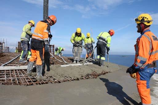 Massa valettava oikein muottiin Valukerroksen paksuus Yleensä enintään 400 mm Enintään 300 mm, säänkestävät rakenteet vesitiiviit rakenteet rasitusluokka XA3 Valukerros aloitetaan aina