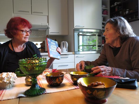 mukana jo perinteeksi muodostuneessa Helmet-ekaluokkalaiskampanjassa, kesän lukukampanjassa sekä mukana ylläpitämässä Helmet-lukudiplomeja.