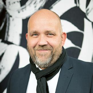 Toimitusjohtajan katsaus Toimitusjohtajan katsaus Design Forum Finland jatkoi vuonna 2017 samalla strategialla kuin kahtena aikaisempana vuotena: keskityimme suomalaisten pk-yritysten kilpailukykyyn