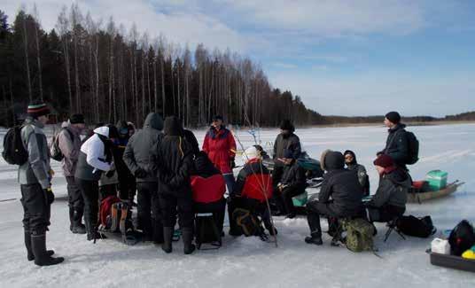 Puruveden Savonlahden pintasedimentin hapetus-pelkistysastetta eli redox-potentiaalia mitataan kevättalvella