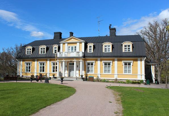 6.2 Bodomin kartano Bodomin kartano sijaitsee Espoon Bodomjärven itärannalla ja se toimii nykyisin Master Golf seuran klubirakennuksena.