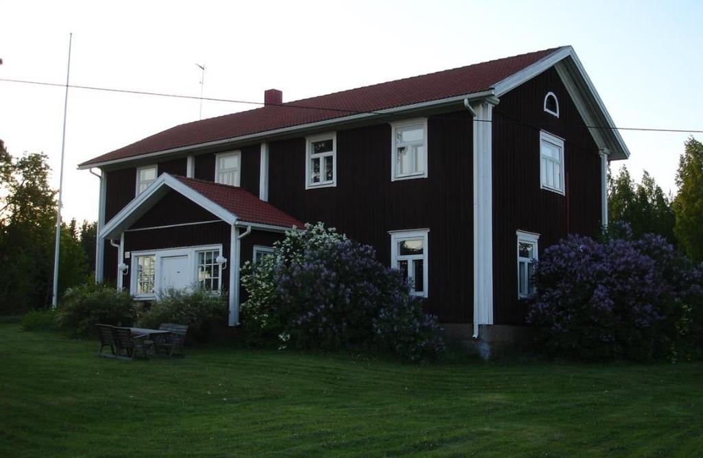 Nyyssölän talo Ähtärissä on rakennettu 1700-luvulla. Rakentaja on ollut todennäköisesti Erkki Juhonpoka Nyyssönen (Kuvan omistaa Timo Nyyssölä).