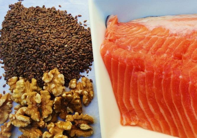 Rasvan laatu Rasva tärkeä energian lähde Välttämättömät rasvahapot omega-6 ja omega-3 Hyvän rasvan lähteitä: kasviöljyt, pähkinät, siemenet, rasvainen kala, pehmeät margariinit Rasvaista kalaa