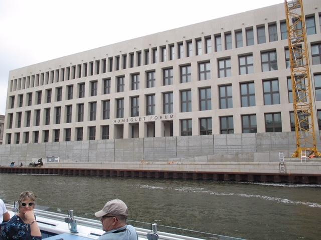pääsee edustajiensa