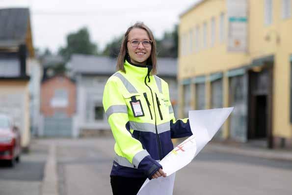 Timi Lindroos börjar som rörmontör.