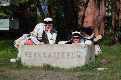 2 3 Tervehdykset Fuksikapteenit Hei uusi Sähköinsinöörikillan fuksi. Ennen sen pidempiä puheita lämpimät onnittelut!