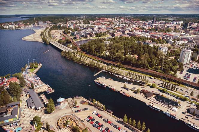 CONSTI YHTIÖT OYJ LIIKETOIMINTASTRATEGIA CONSTI YHTIÖT OYJ LIIKETOIMINTASTRATEGIA Kuva: Pasi Salminen LIIKETOIMINTASTRATEGIA Palvelutarjontaa vahvistettiin yrityskaupoilla. Kasvua Service-toiminnassa.