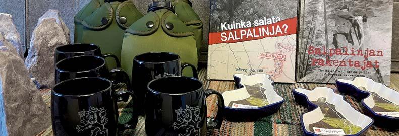 Museokauppa Rasla palvelee asiakkaita kahvilan yhteydessä museon aukioloaikoina.