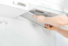 Tarkkaile myös jääkaapin sulavesiputkea: jos se pääsee tukkeutumaan, jääkaapin pohjalle voi alkaa kertyä vettä. Liesi ja uuni Puhdista lieden tausta ja alusta säännöllisesti.