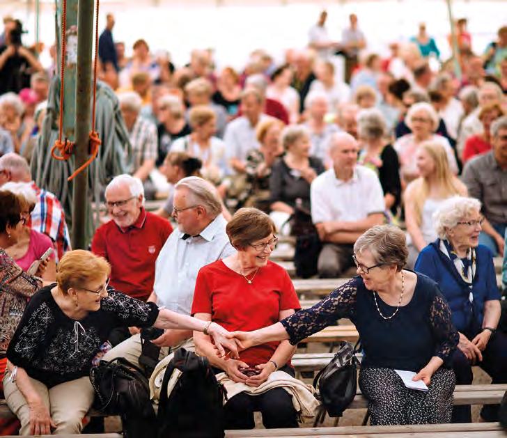 kuva Leena Punkari 1 2 3 kuva Jani Laukkanen Lapin turistityö Turistityötä tehtiin Saariselällä yhteistyössä Inarin seurakunnan ja Suomen Luterilaisen Evankeliumiyhdistyksen kanssa sekä Kairosmajalla.