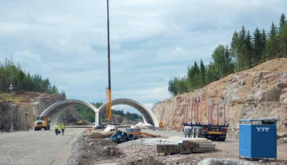 Valtion määrärahat painottuvat väyläverkon korjausvelan hillitsemiseen uusinvestointien sijaan. Ilman lisäpäätöksiä valtion kokonaisrahoitus uhkaa vähentyä lähes 500 miljoonalla eurolla ensi vuodeksi.