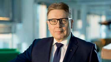 Patria Industries Oyj:n toimitusjohtaja 1997 2000. Finvest ja Jaakko Pöyry -konsernien varatoimitusjohtaja 1996. Finvest Oy:n toimitusjohtaja 1985 1995.