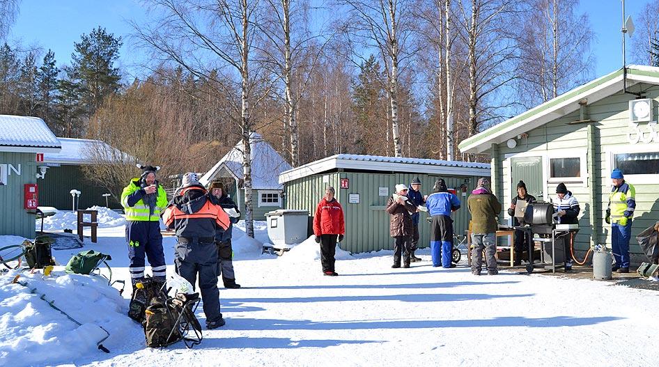 Talviriehan leikkimielisiin kilpailuihin osallistuivat