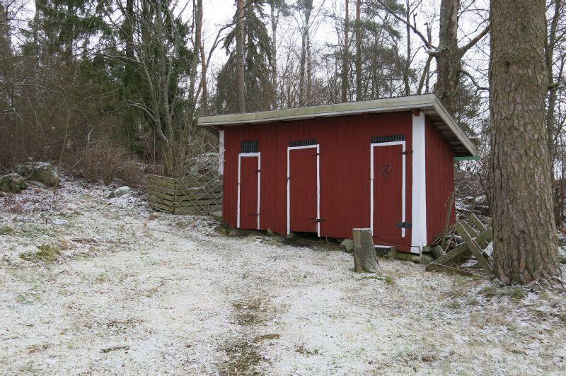 - Avoimen peltomaiseman reunalla sijaitsevan asuinrakennuksen ja sitä ympäröivän pihapiirin aseman ja niiden maisemallisen merkityksen säilyminen - Asuinrakennuksen 1900-luvun alun vuosikymmenten