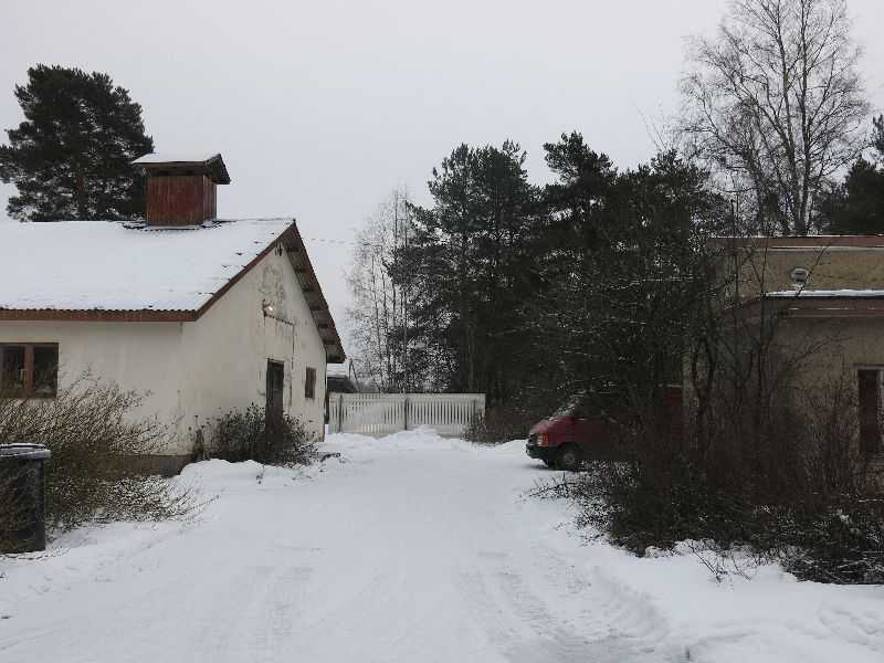 KYY 150 : 1 Sahalan tila pihaa ja rakennuksia pohjoisesta
