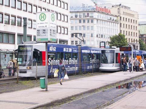 Mikko Kylliäinen Avointen ovien päivä Rheinbahnilla Düsseldorfin julkisesta liikenteestä huolehtiva Rheinbahn on Saksan viidenneksi suurin alueellinen liikennelaitos.