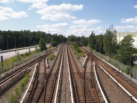 Malminkartanon väliasema (sijaitsee suurimmaksi osaksi tunnelissa) valmistui muutamaa vuotta avaamisen jälkeen.
