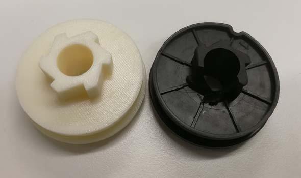 PA6, joten 3D-tulostuksen materiaaliksi valittiin ABS-muovi, koska se vastaa materiaalin ominaisuuksia melko hyvin tässä käyttökohteessa. Kuva 20.
